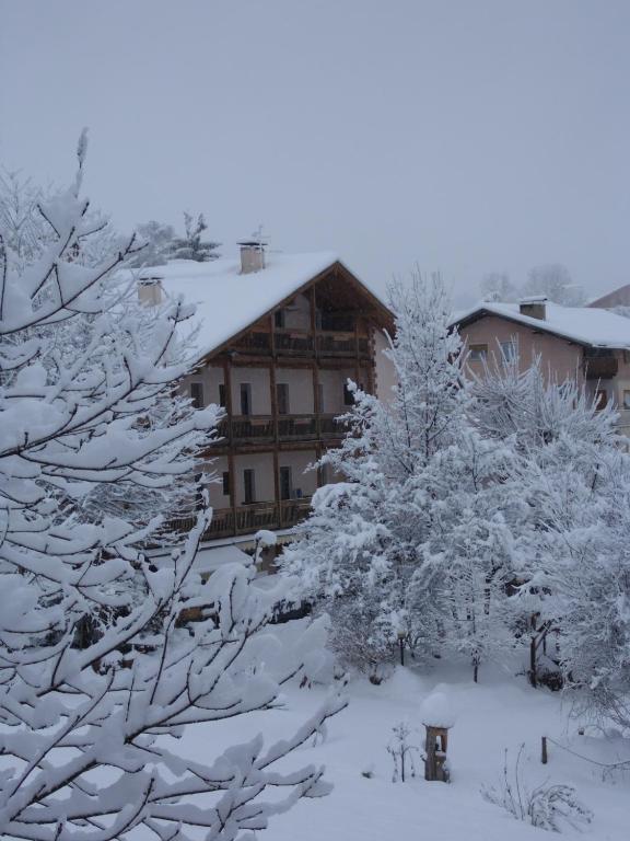 Albergo Bellaria Carano  Exterior photo