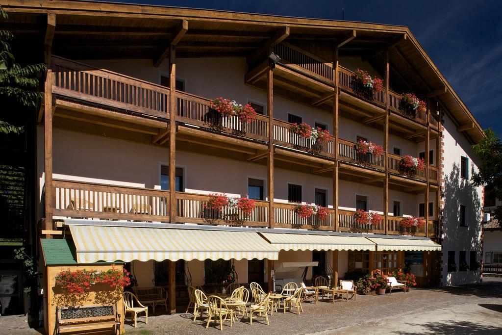 Albergo Bellaria Carano  Exterior photo